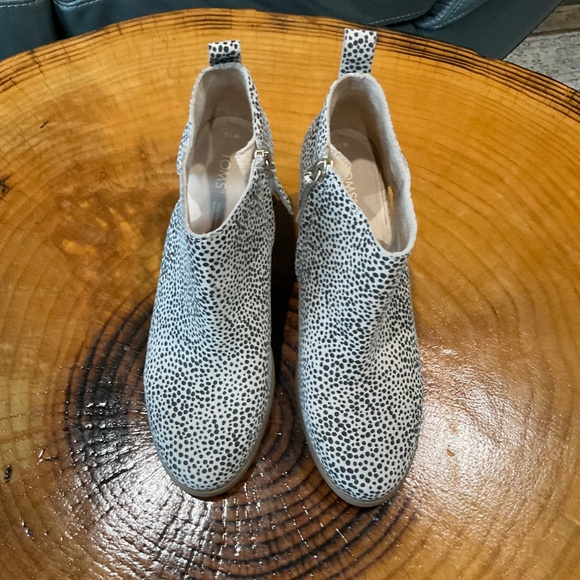 TOMS Women's Lea Cheetah Cut-Outs Zippered Casual Ankle Boots Women’s Si… - Picture 11 of 13